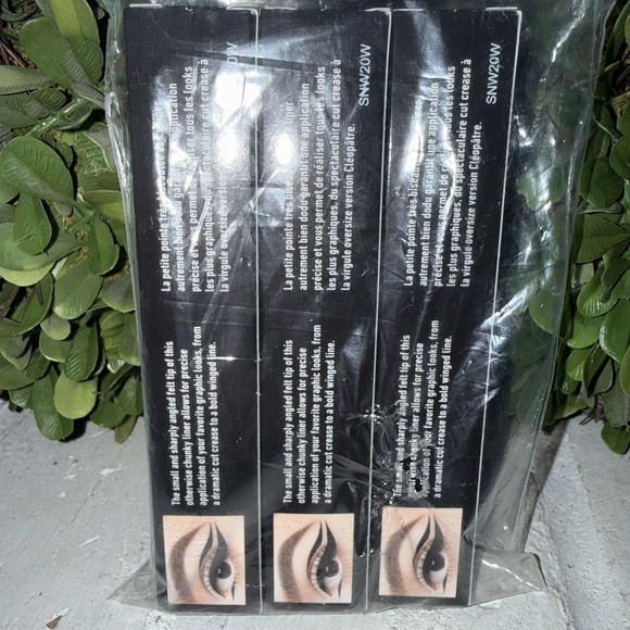 NYX That's The Point Liquid Eyeliner, Super Edgy *NIB* 3 Pack *Black - Picture 2 of 2